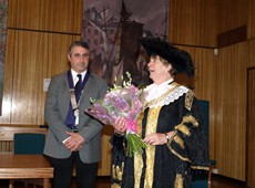 Presentation of flowers the Lord Mayor (Cllr Mrs V A Pengelly)